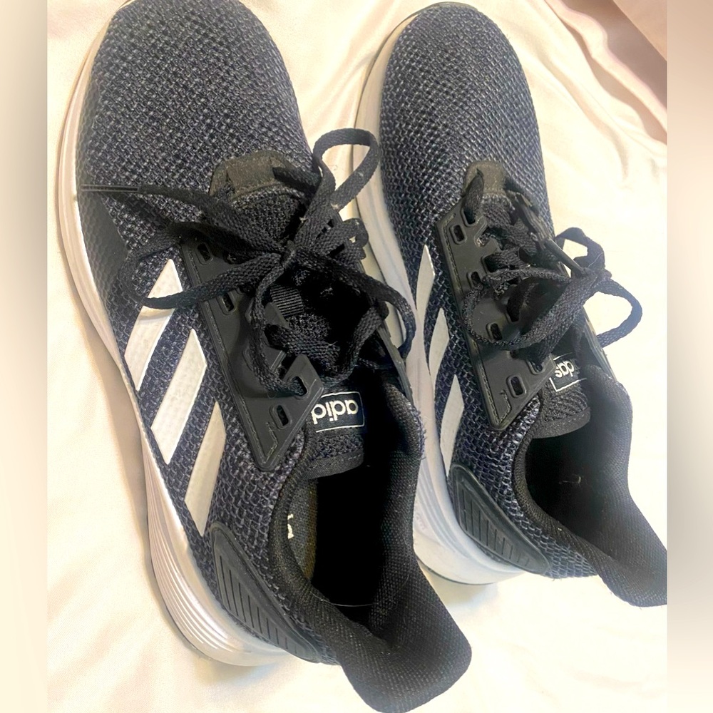 Women’s Adidas tennis shoes